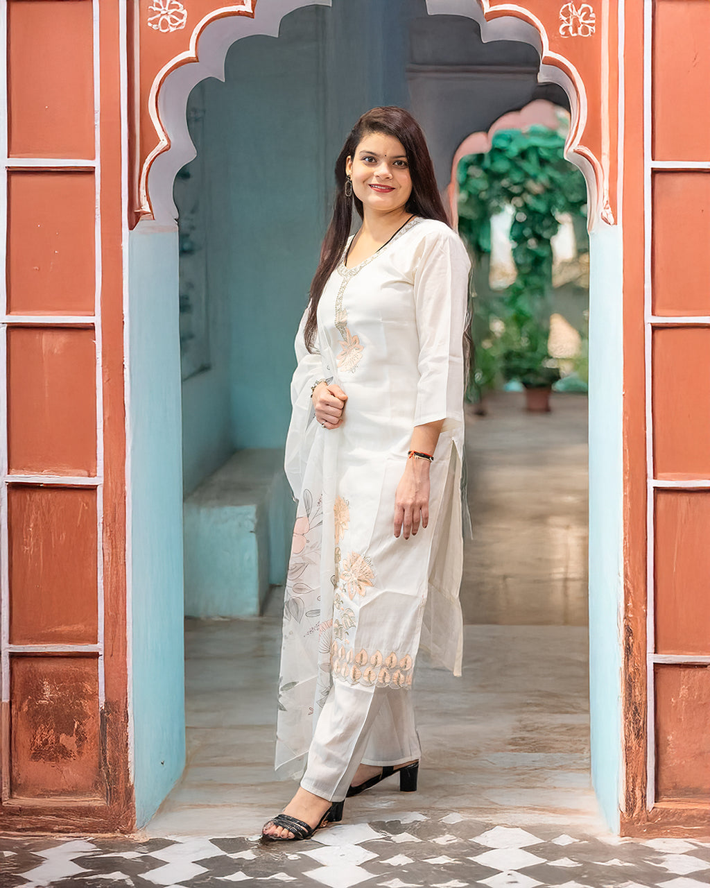 Chandni White Suit Set with Delicate Thread Embroidery